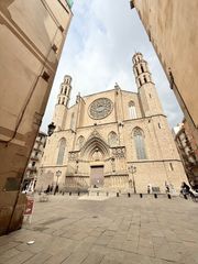 Alquiler Piso en Carrer dels abaixadors 12. Nuevo a estremar!  en pleno corazon del barrio gotico, a 1 min,