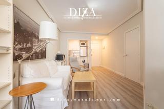 Location Appartement  De rafael calvo. Apartamento amueblado en almagro