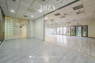 Lloguer Local Comercial  De bretón de los herreros. Local en chamberí a pie de calle