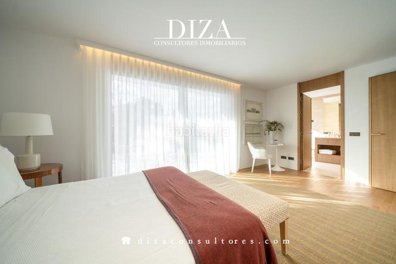 Foto 07d22e2e-e15b-4152-84c4-73a58ba85352. Casa amb calefacció aparcament piscina a Aravaca Madrid