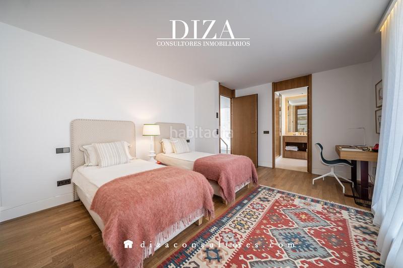 Foto 4e7cc32e-03ac-4a6a-a55a-5f7c0b76665b. Casa amb calefacció aparcament piscina a Aravaca Madrid