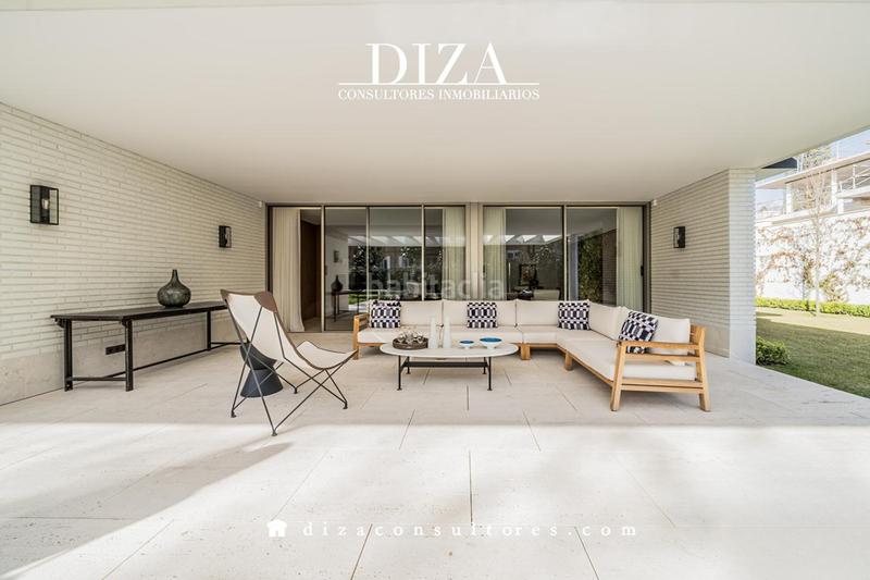 Foto 4f446e26-9122-414b-aaef-999c5b8e8889. Casa amb calefacció aparcament piscina a Aravaca Madrid