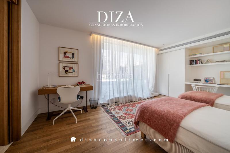 Foto 5f78e9c8-a449-439e-980d-21e3d05de46e. Casa amb calefacció aparcament piscina a Aravaca Madrid