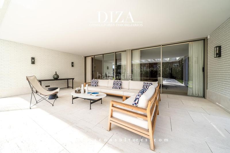 Foto 672e2119-cddb-4189-abfd-909f0d358148. Casa amb calefacció aparcament piscina a Aravaca Madrid