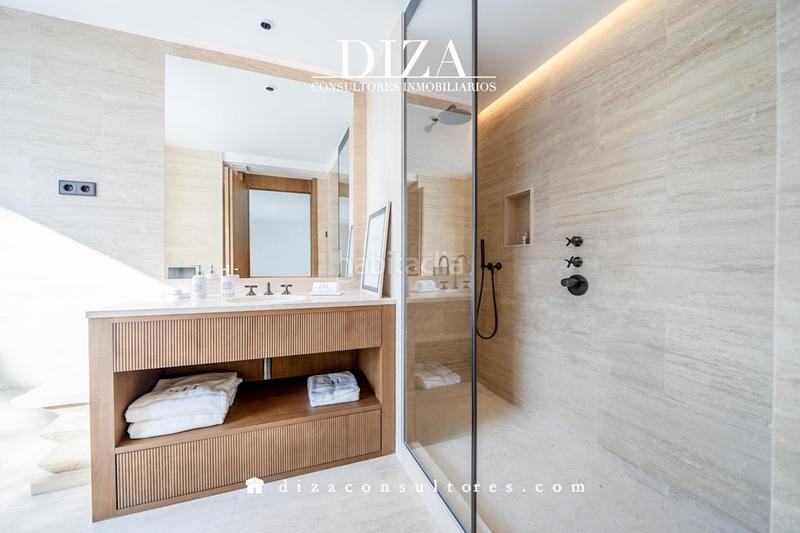 Foto 753a4399-7ce6-4325-bbb0-49a607af8022. Casa amb calefacció aparcament piscina a Aravaca Madrid