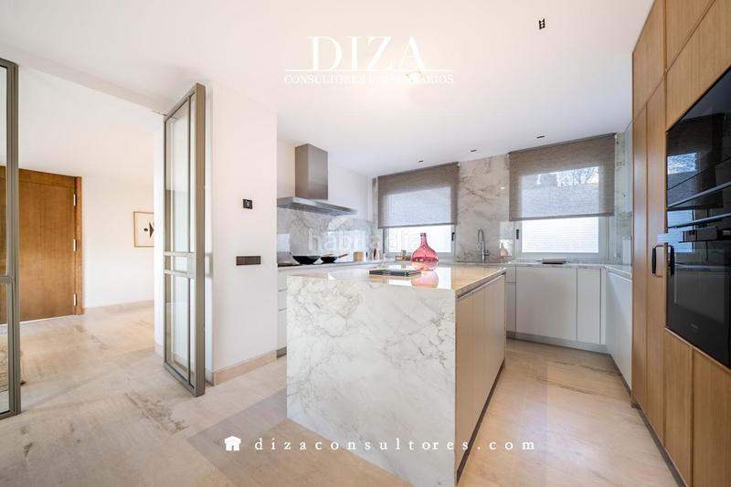 Foto 83c4244b-9802-4c39-aa02-d2196368eb3b. Casa amb calefacció aparcament piscina a Aravaca Madrid