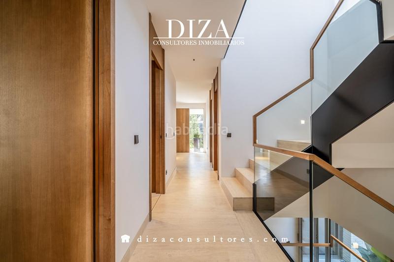 Foto f0d36a10-98e9-4561-8eb4-47dcec06f148. Casa amb calefacció aparcament piscina a Aravaca Madrid