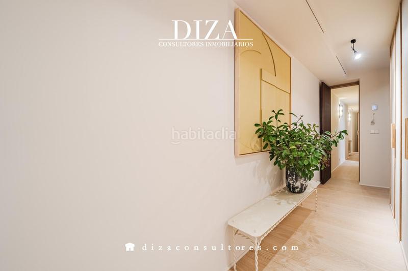 Foto 6487a9d6-d478-4836-b84f-84b2896bbb89. Duplex avec chauffage dans Sol Madrid