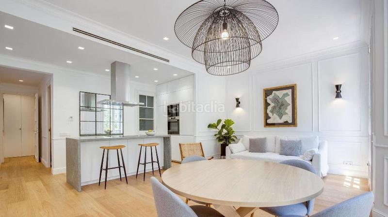 Foto 8c544b23-d7ac-4147-ad49-9e644225701c. Flat with heating in Recoletos Madrid