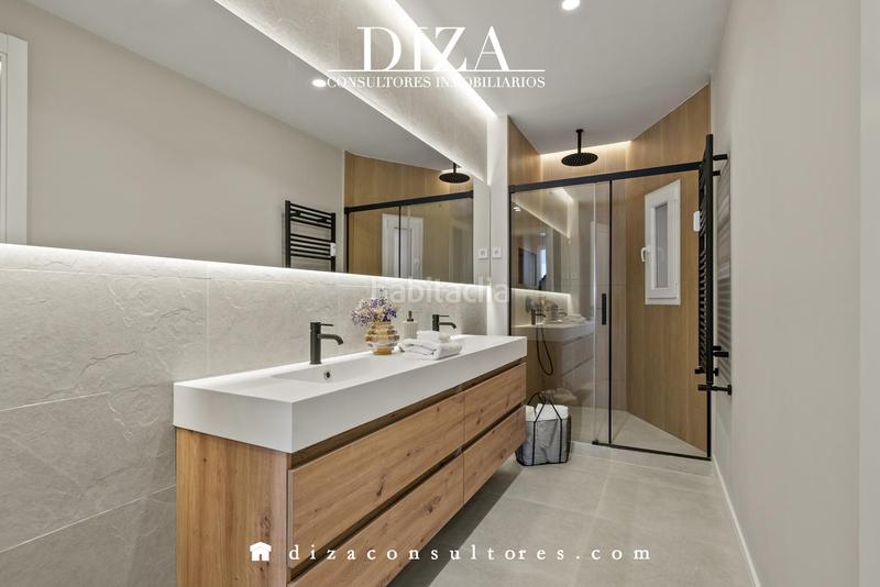 Foto 25542bea-ec62-4096-90ce-50a573da6a7d. Pis amb aparcament a Castellana Madrid