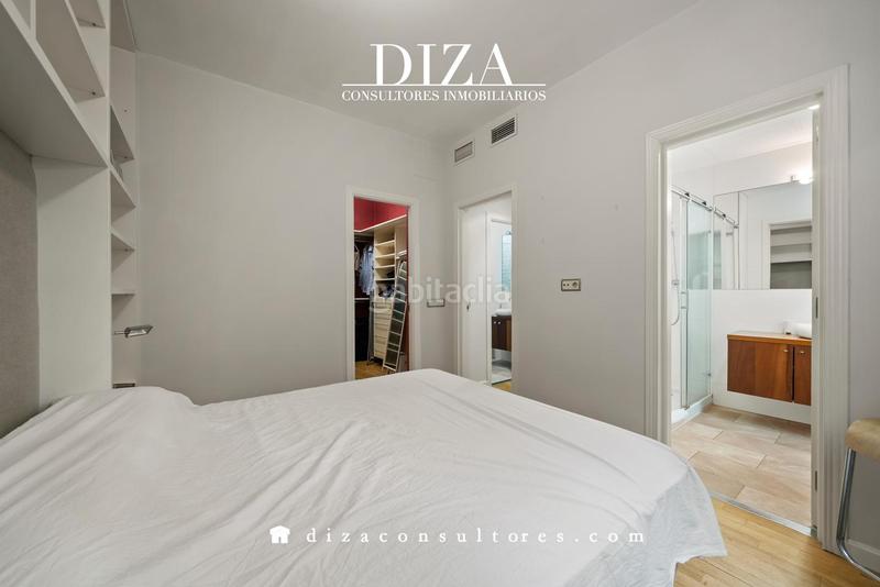 Foto b871cbe9-d2d3-4b3a-8d50-810731a38c97. Piso luz y balcones junto a la glorieta de ruiz jiménez en Madrid