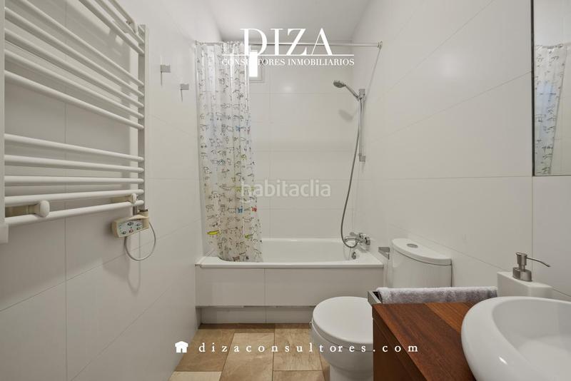 Foto c16651fa-f1d4-47db-a305-d18f34b885fa. Piso luz y balcones junto a la glorieta de ruiz jiménez en Madrid