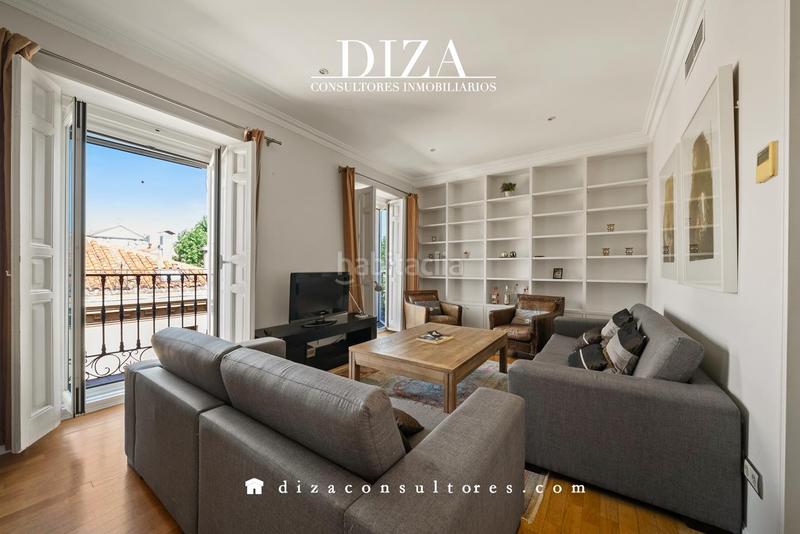 Foto db716860-6e60-4d5c-b175-3ad59730d524. Piso luz y balcones junto a la glorieta de ruiz jiménez en Madrid