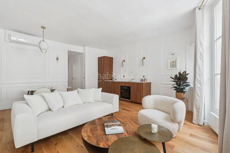 Foto b43b36f4-196d-4eca-b006-50b2603ecc65. Piso vivienda de lujo en Almagro en Almagro Madrid