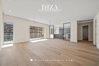 Etagenwohnung en Almagro. Exclusiva vivienda con terraza y garaje en almagro