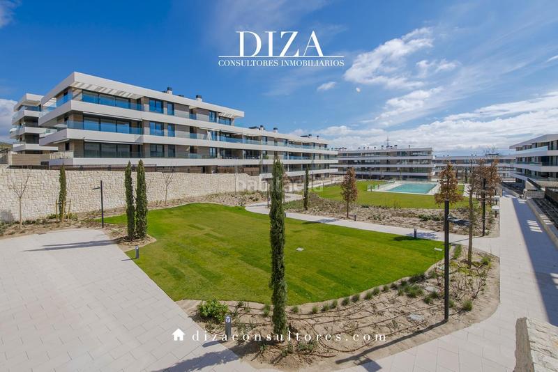 Foto 4c54b658-4c4a-47d3-92de-4211914e5610. Miete erdgeschoss mit heizung parking pool in urbanización La Moraleja La Moraleja