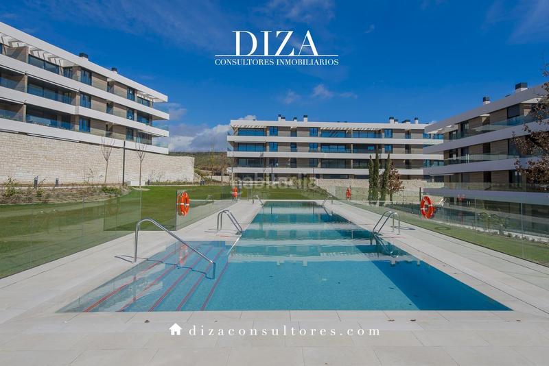 Foto 7a8e1f38-66a9-4630-b283-6ae88805baea. Rent ground floor with heating parking pool in urbanización La Moraleja La Moraleja