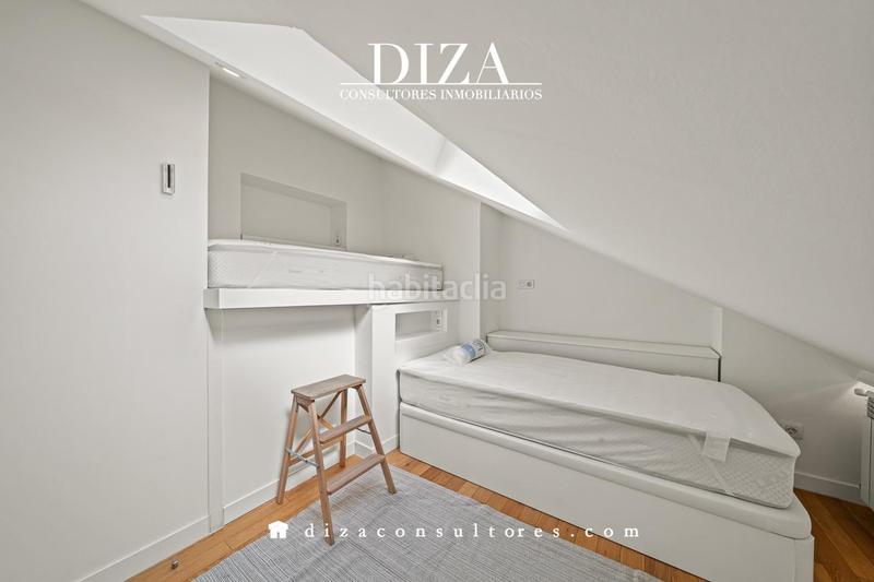 Foto f90caf73-ca13-494b-bc3c-c13fc7b033e5. Affitto duplex con riscaldamento in Recoletos Madrid