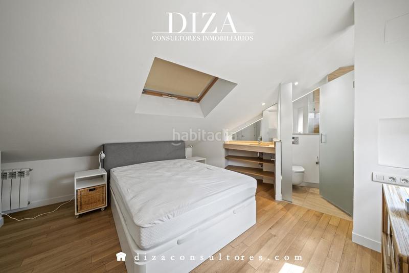 Foto 4aab5c1c-d896-4374-b5d2-47173f9c4990. Alquiler dúplex duplex reformado en la mejor zona de Recoletos en Madrid