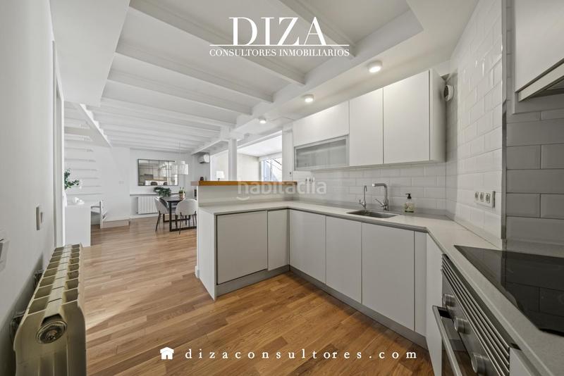 Foto bdd6ce68-0b3b-4c65-850f-5ff2b1a9d954. Alquiler dúplex duplex reformado en la mejor zona de Recoletos en Madrid