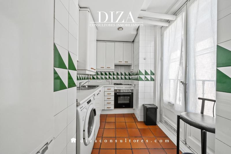 Foto 1320607e-761e-4aa1-90b0-0304337a0801. Piso esquinazo con 6 balcones en justicia en Justicia-Chueca Madrid