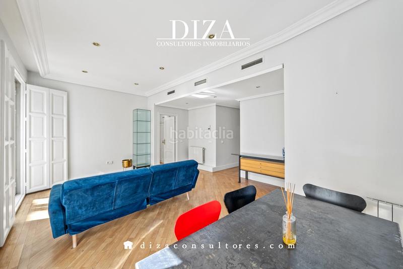 Foto 15f66285-d243-4679-9d1e-ffc6f08e3410. Piso esquinazo con 6 balcones en justicia en Justicia-Chueca Madrid