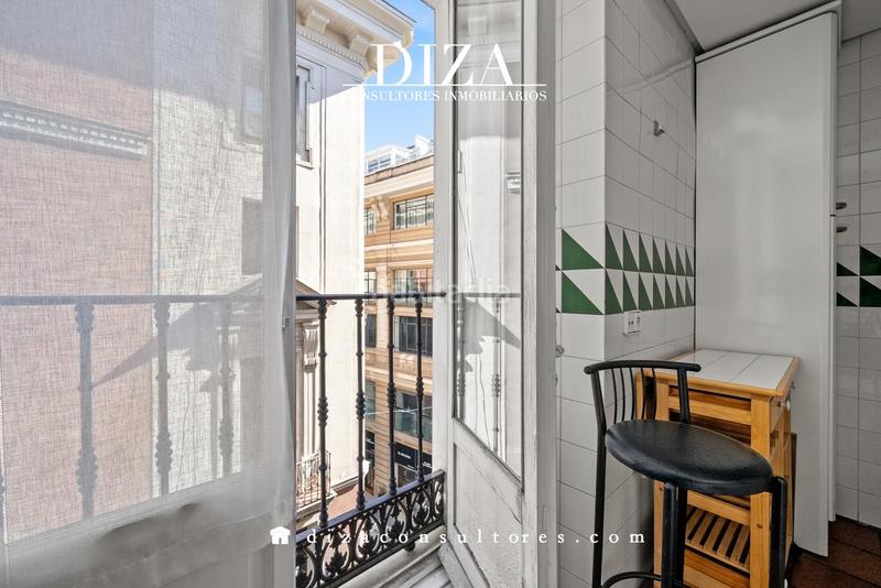 Foto 38400e83-70c4-4923-83f5-4b5254568f71. Piso esquinazo con 6 balcones en justicia en Justicia-Chueca Madrid