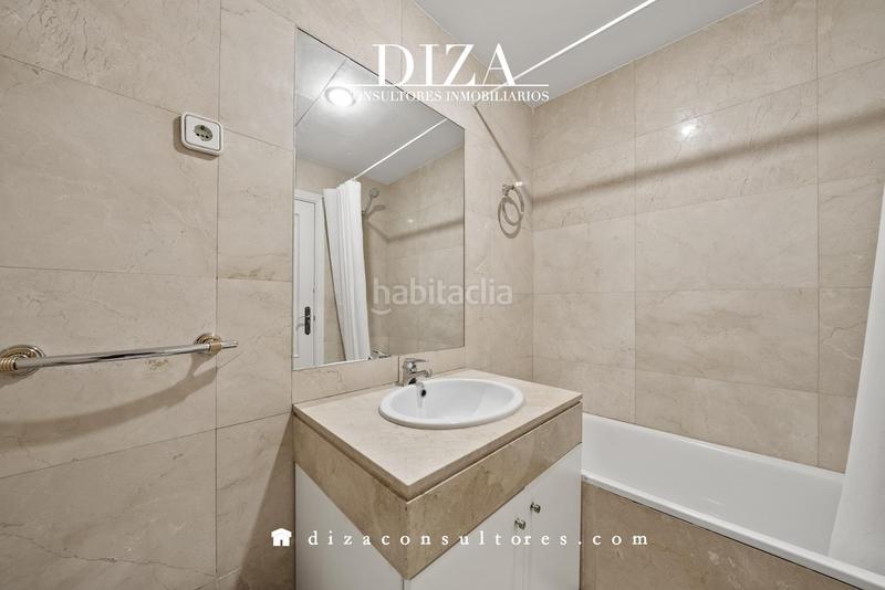 Foto 9c245522-33c5-4129-9716-678d29c75a46. Piso esquinazo con 6 balcones en justicia en Justicia-Chueca Madrid