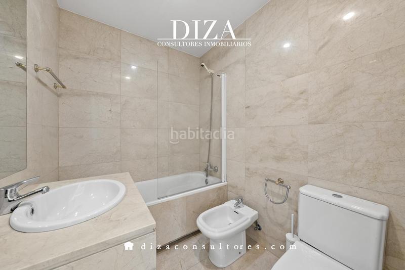 Foto bc146c1f-620b-4ebf-b9b8-77244f978500. Piso esquinazo con 6 balcones en justicia en Justicia-Chueca Madrid
