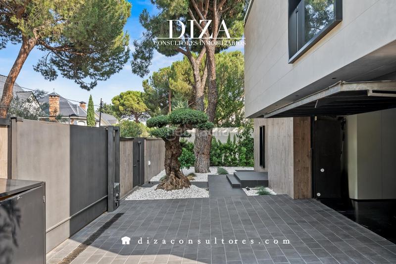Foto 741b7bad-20fc-41f4-b360-d20161ec2670. Casa chalet con piscina en pozuelo en La Cabaña Pozuelo de Alarcón
