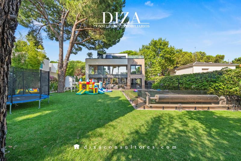 Foto 7af0c504-d6df-4e95-b27b-311a7dfef356. Casa chalet con piscina en pozuelo en La Cabaña Pozuelo de Alarcón