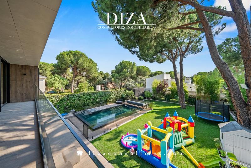Foto a858bed7-90e0-4538-ab9a-1f9852af4a26. Casa chalet con piscina en pozuelo en La Cabaña Pozuelo de Alarcón