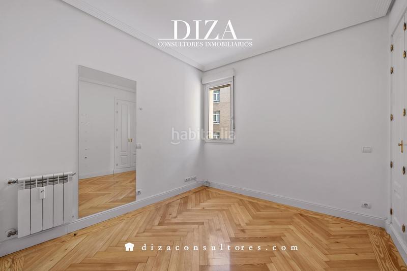 Foto b3eb0fe7-25aa-43d8-bf21-78796538f7ab. Rent flat with heating in Recoletos Madrid