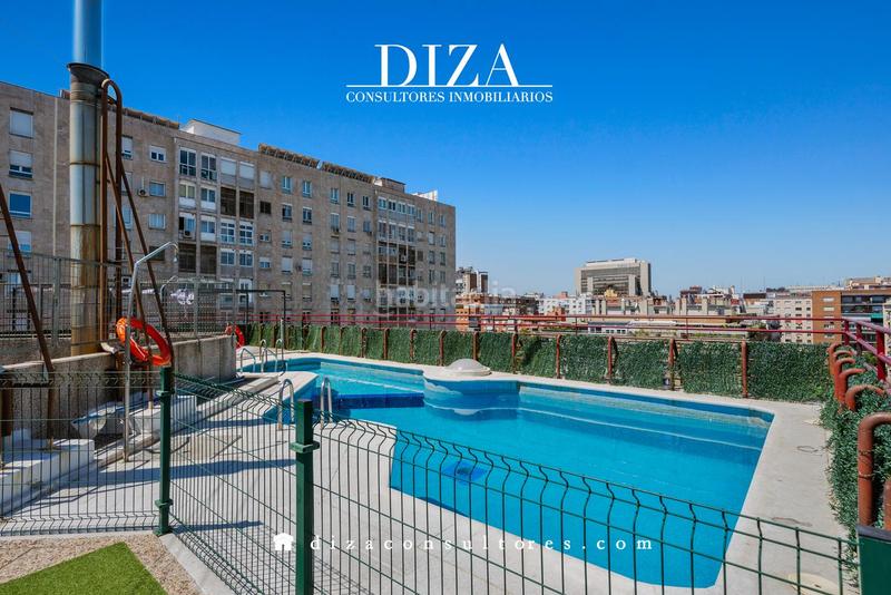 Foto 5c598995-90c1-4bb7-8550-11a771f5ba19. Tríplex amb calefacció piscina a Nueva España Madrid