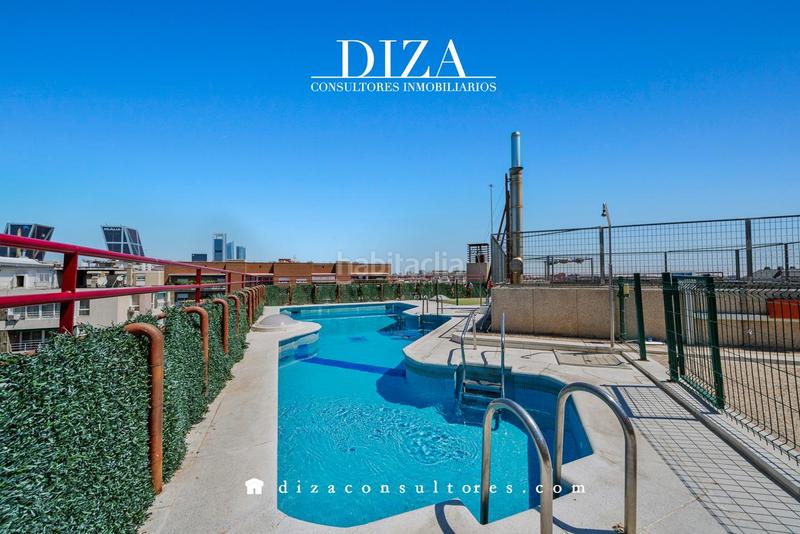 Foto ceeb5a5e-2eff-455c-8d48-df1907b33558. Tríplex amb calefacció piscina a Nueva España Madrid