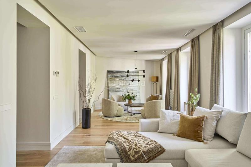 Foto 7a8db0cd-38e1-4c3d-af91-6aa806292ec0. Piso lujo en edificio historico en Justicia-Chueca Madrid