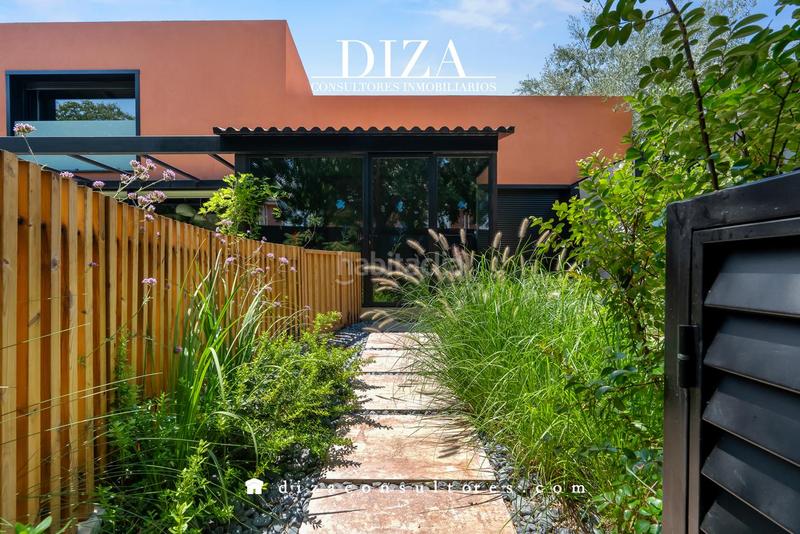 Foto b568a713-7556-49aa-821f-c4bb206475b0. Casa oasis de paz en arturo soria en Salvador Madrid