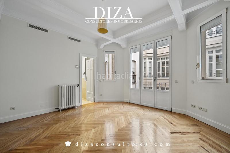 Foto 30cffc10-c3bf-4e96-b2d9-582fabcb3894. Rent flat with heating in Recoletos Madrid