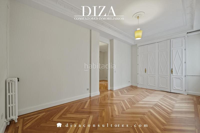 Foto 6c072814-3054-4d21-b0cd-125479744102. Rent flat with heating in Recoletos Madrid