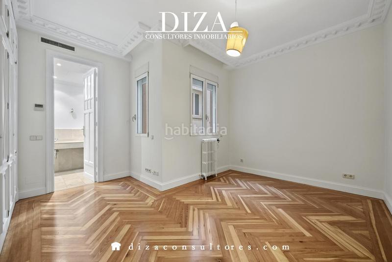 Foto 954d6300-5b76-440e-a9cf-88aaf9f62fd4. Rent flat with heating in Recoletos Madrid