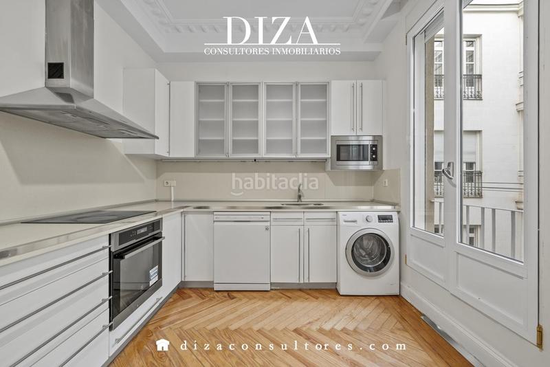 Foto f3b15db4-a88a-4fd2-b3a1-fb177c5366ed. Rent flat with heating in Recoletos Madrid