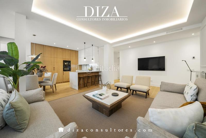 Foto 2ad37e38-da74-4d95-ac0a-7ee3f851818e. Flat with heating parking in Recoletos Madrid