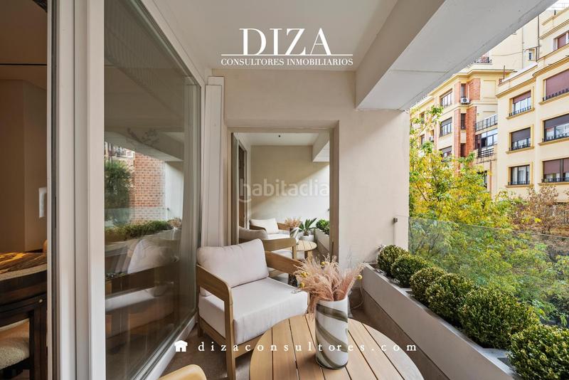 Foto 0a77bea1-bdd0-4f69-a813-44a639e37cdc. Piso reforma, terraza y garaje en almagro en Trafalgar Madrid