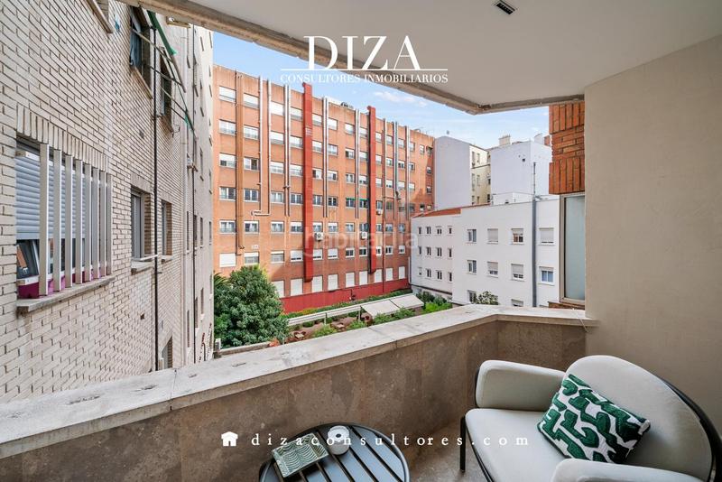 Foto e9233f91-c26b-406a-b1b3-7681e0a8c0e9. Piso reforma, terraza y garaje en almagro en Trafalgar Madrid