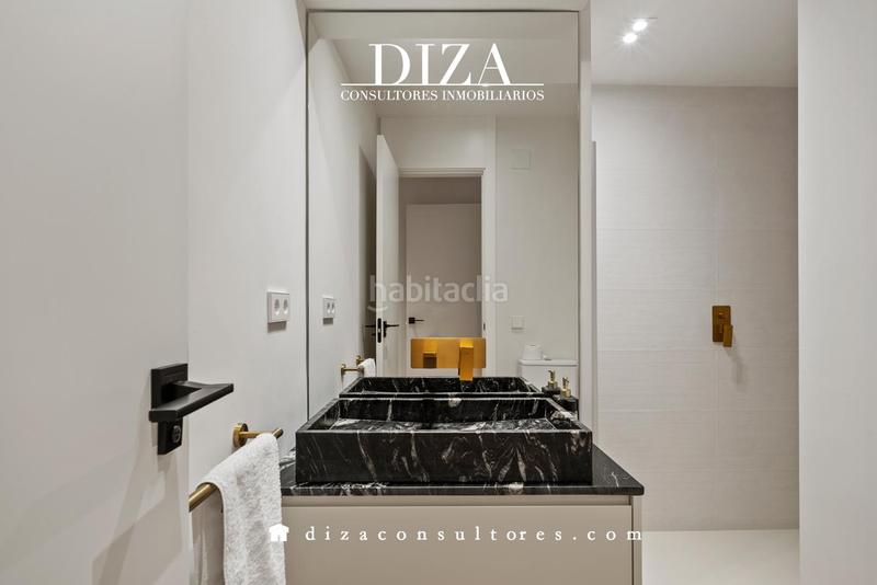 Foto ede91b46-3596-4bc4-885b-2f81d0e8d10f. Piso reforma, terraza y garaje en almagro en Trafalgar Madrid