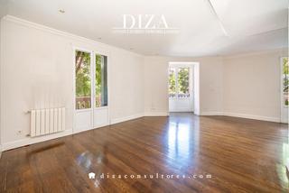 Etagenwohnung  De castelló. Piso en esquina totalmente exterior en recoletos