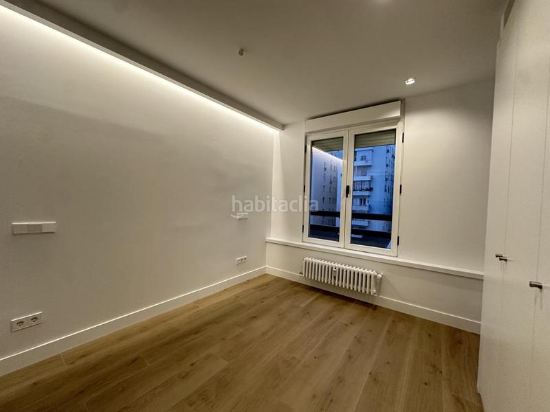 Foto 9d660805-c852-4b4f-96ea-ee662a5c9604. Rent flat with heating parking in Almagro Madrid