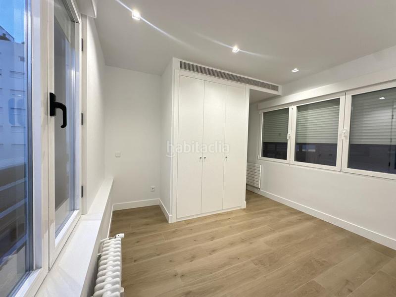Foto bcb4cfdd-56bd-4fb9-aabd-118b9b529807. Rent flat with heating parking in Almagro Madrid