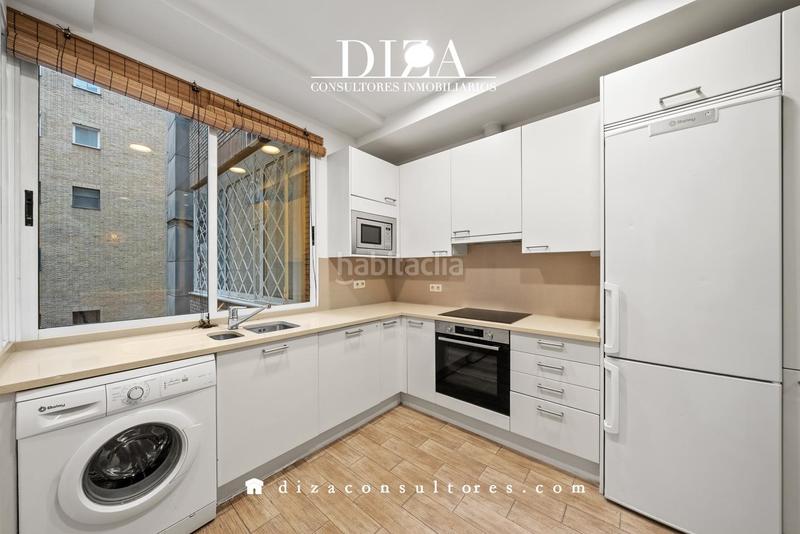 Foto 2ad11d72-802f-4cf9-98ee-0f11773436a6. Rent flat with heating parking in Castellana Madrid