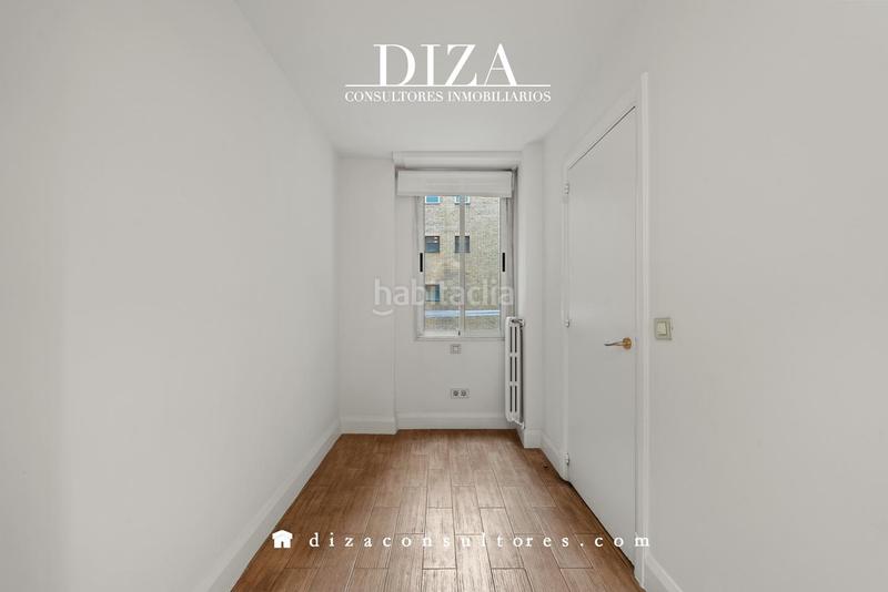 Foto 6ca05cf6-5f8e-4b4b-b008-a7a6d7385652. Rent flat with heating parking in Castellana Madrid